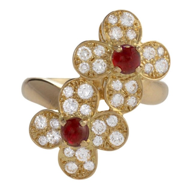 Contemporary Van Cleef & Arpels Contemporary Ruby and Diamond “Trefle” Ring, 18KY Gold Size 6 For Sale - Image 3 of 18