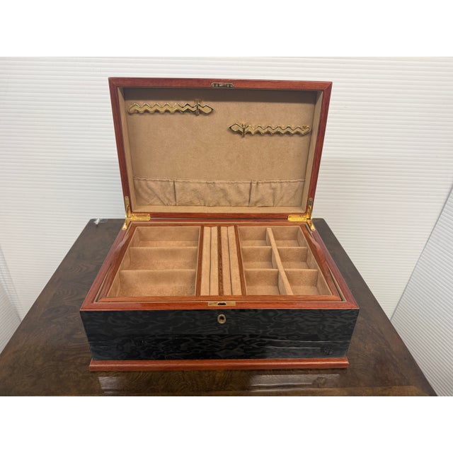 Design Plus Gallery presents the Osvaldo Jewelry Box from Agresti. The brand was founded in 1949, right in the heart of...