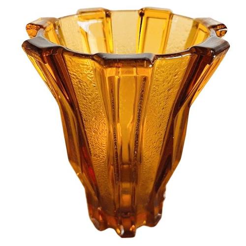 Art Deco honey-colored amber glass vase, model Cubist, designed by Henri Heemskerk for Scailmont in 1928. This honey-...