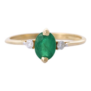 Elegant 14k Solid Yellow Gold Emerald Stone Engagement Ring (All Sizes Available) For Sale