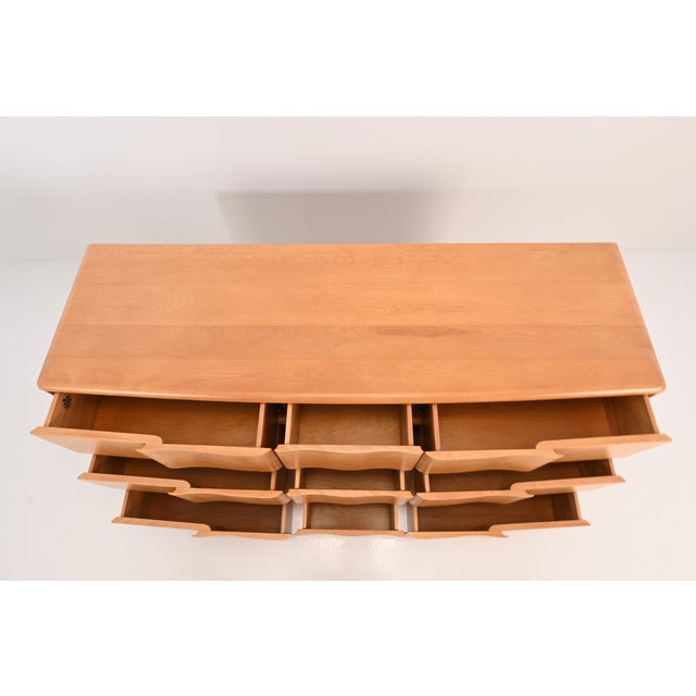 Heywood-Wakefield Mid-Century Modern Sculptura Birch 9 Drawer Long Dresser | Newly Refinished For Sale - Image 11 of 17