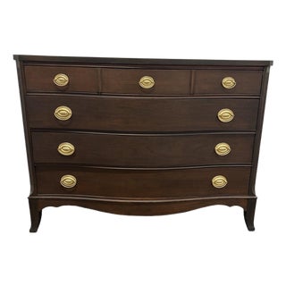 Colonial Serpentine Hepplewhite Mahogany Chest For Sale