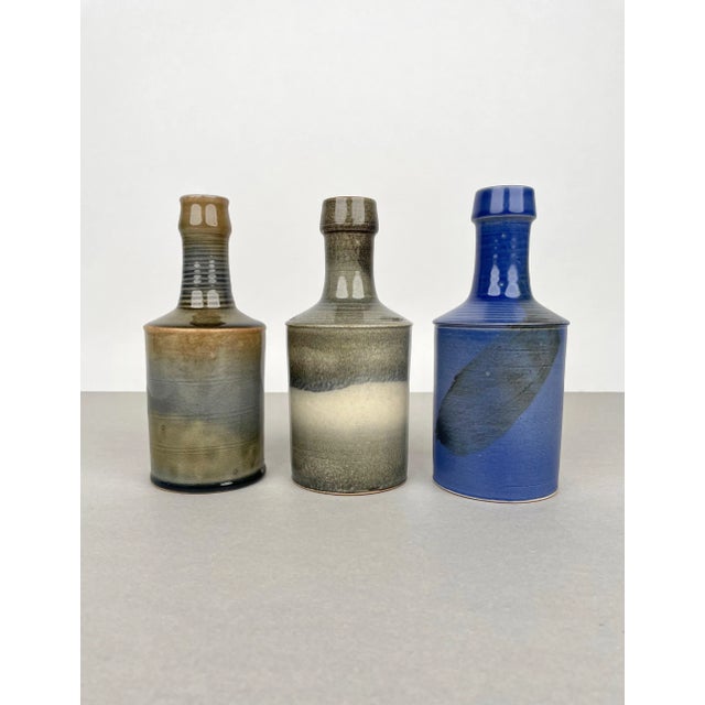 Ceramic Vase Bottles by Nanni Valentini for Laboratory Pesaro, Italy, 1960s, Set of 3 For Sale - Image 4 of 14
