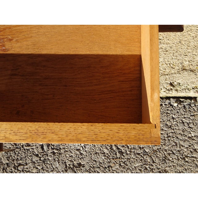 Vintage Bedside Table in Light Oak with Splayed Legs and Black Glass Top, 1960s For Sale - Image 12 of 18