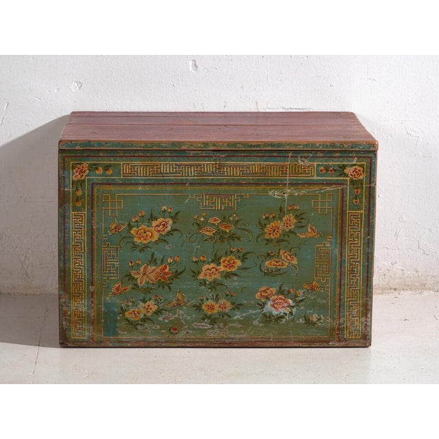 Antique Chinese Qing Dynasty Painted Dongbei Peony Trunk For Sale - Image 5 of 12