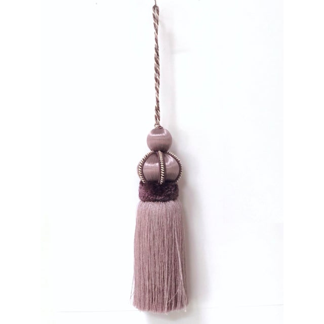 Pair of Dusty Mauve Luxury Key Tassels With Satin & Cut Velvet Details For Sale In New York - Image 6 of 14