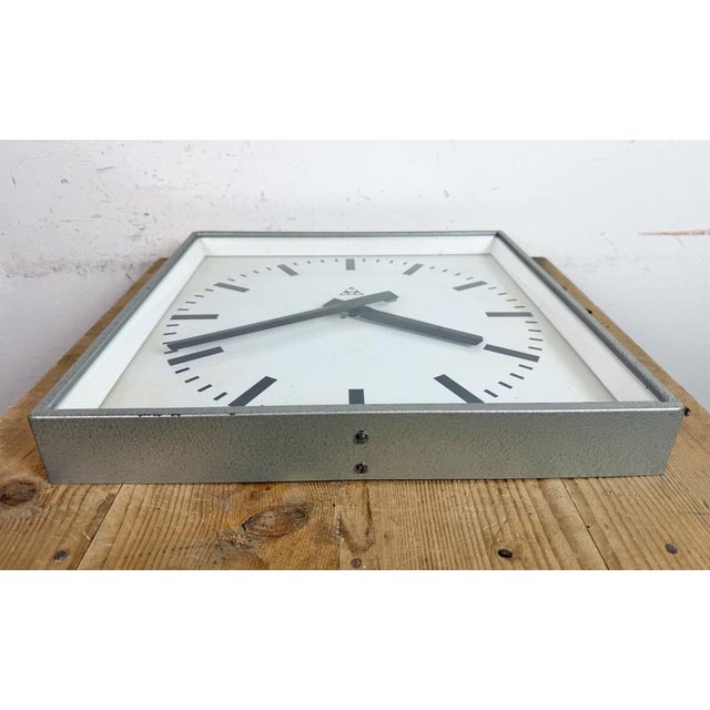 Large Grey Square Wall Clock from Pragotron, 1970s For Sale - Image 16 of 18