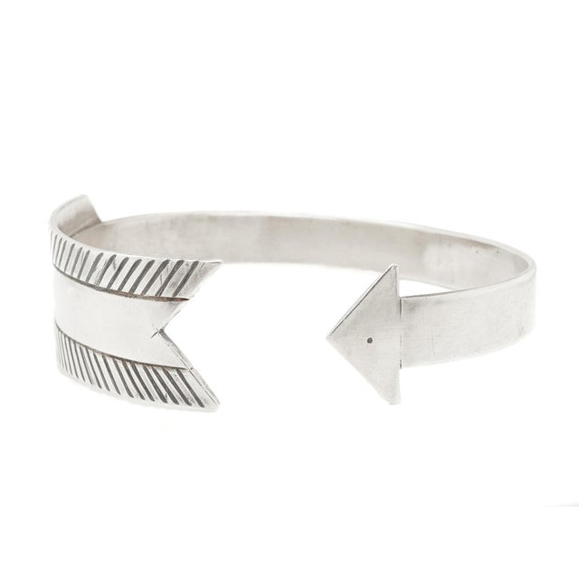 Vintage Southwestern Sterling Silver Figural Arrow Cuff Bracelet For Sale - Image 4 of 13