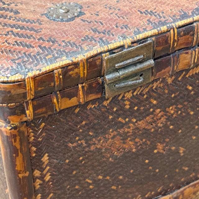 Woven Rectangular Picnic Basket with Handle & Hinged Lid For Sale In New York - Image 6 of 14