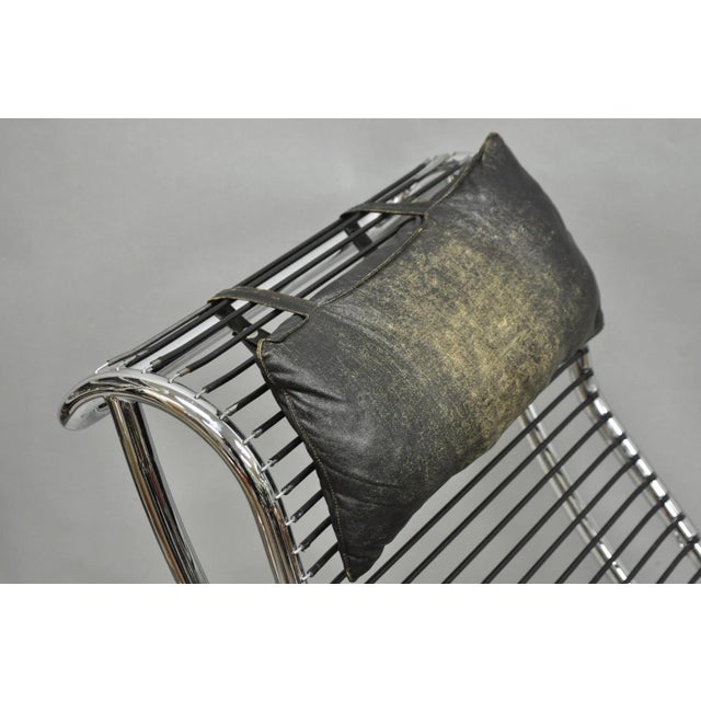 Vintage Le Corbusier Style Mid Century Modern Chrome Chaise Lounge Chair, Italy For Sale - Image 4 of 18