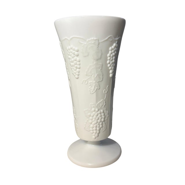 1950s Vintage Indiana Glass Colony Grape Milk Glass Vases, S/3 For Sale - Image 5 of 7