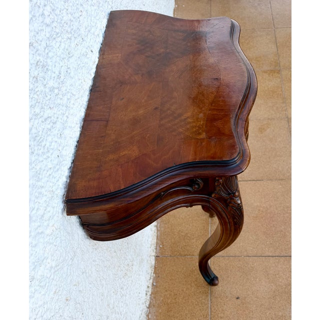 French Louis XV Style Walnut Wall-Mounted Bedside Tables, 1930, Set of 2 For Sale - Image 6 of 16