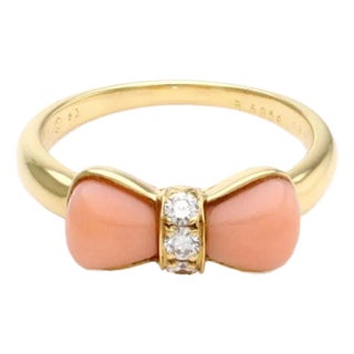 Van Cleef & Arpels Coral & Diamond 18k Yellow Gold Bow Ring, Size 6.5 For Sale