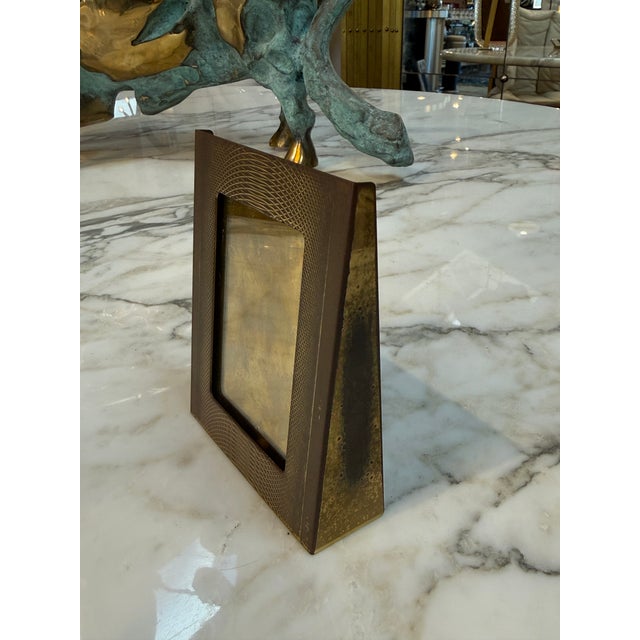 Vintage Italian Brass Photo Frame With Guilloché Pattern, Mid-Century Modern For Sale - Image 4 of 6