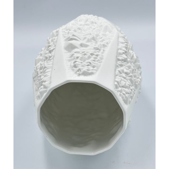 Mid-Century Modern 1960's a.k. Kaiser Bisque Porcelain Vase Germany Op Art Crystal Relief Model 273 For Sale - Image 3 of 6