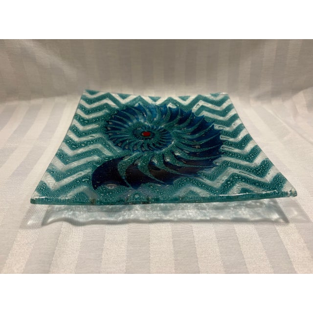 Late 20th Century Fused Art Glass Decorative Square Bowl With Nautilus Motif For Sale In Atlanta - Image 6 of 8
