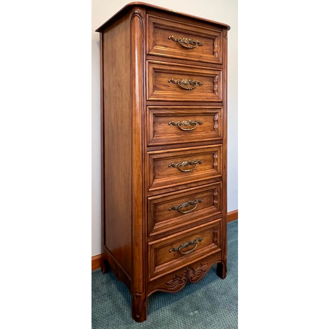 Great , well proportioned 6 drawer lingerie chest by Dixie furniture. Country French inspired with nicely carved front...