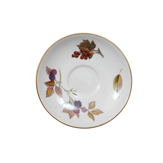 White 1960s Royal Worcester English Porcelain Evesham Teacups and Saucers by Royal Worcester - 12 pcs For Sale - Image 8 of 10