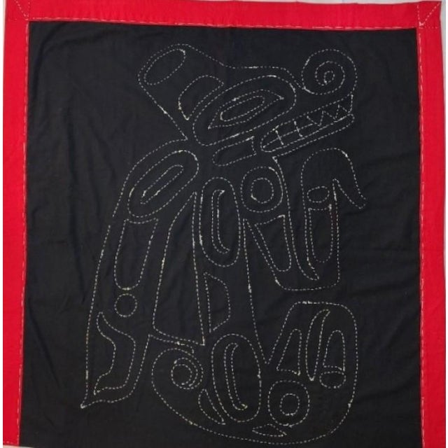 Museum Exhibited 1920s Native American Child's Button Blanket | Northwest Coast Wolf Crest Regalia | Smithee Collection Nacre Wool Robe For Sale - Image 6 of 14