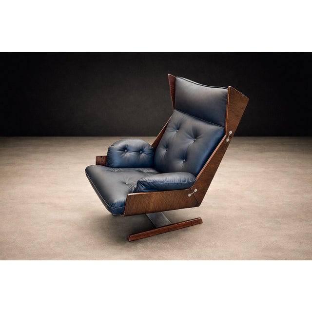 Brazilian Modern Armchair and Ottoman in Rosewood, Leather, and Metal, Jd Móveis, 1960s For Sale - Image 4 of 13