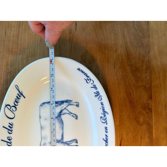 Vintage Williams-Sonoma 'Je Demande du Boeuf' Blue and White Oval Steak Platter For Sale In Los Angeles - Image 6 of 7
