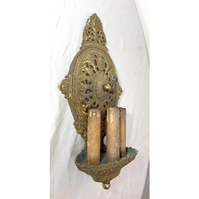Antique Ornate Victorian Reticulated Thick Gold Gilt Bronze Wall Sconce Fixture For Sale - Image 4 of 9