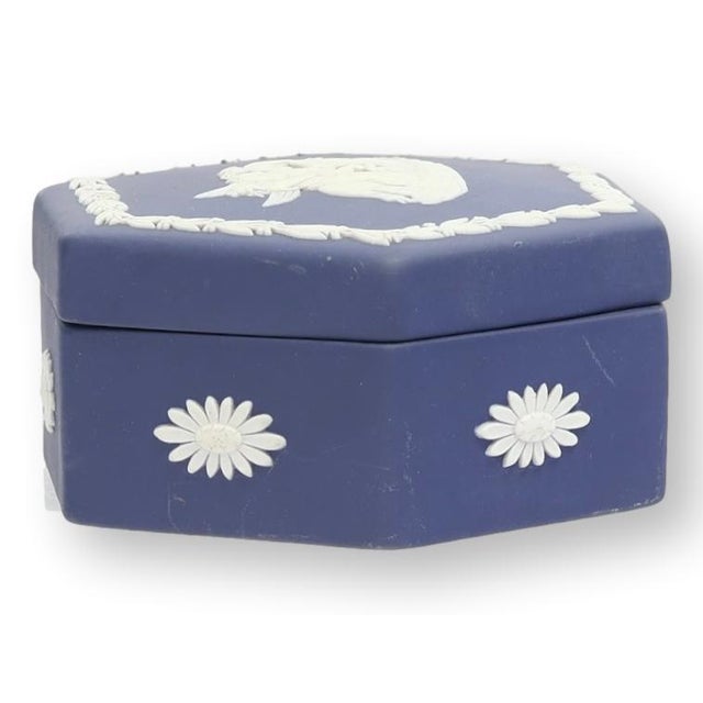Wedgwood Wedgwood Jasperware Trinket Box For Sale - Image 4 of 5