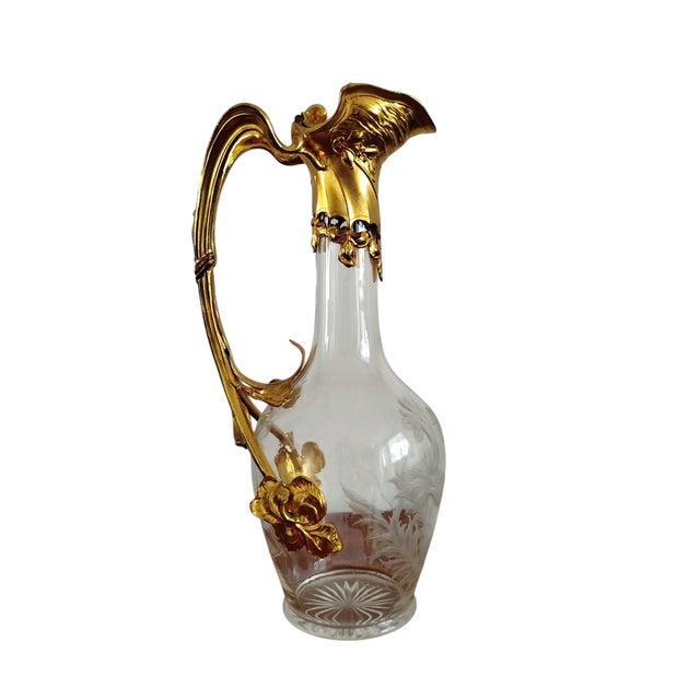 Antique Art Nouveau Belle Epoque Jug in Gilt Metal Ormolu and Hand-Engraved Glass, 1900s For Sale - Image 4 of 18