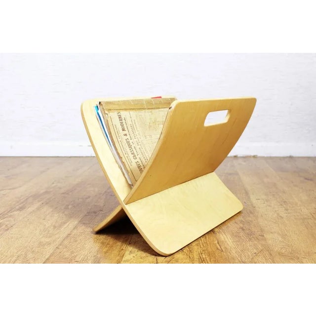 Vintage magazine door in the arched plywood from the 80s Original form in "V" with handle in the center. Removable review...