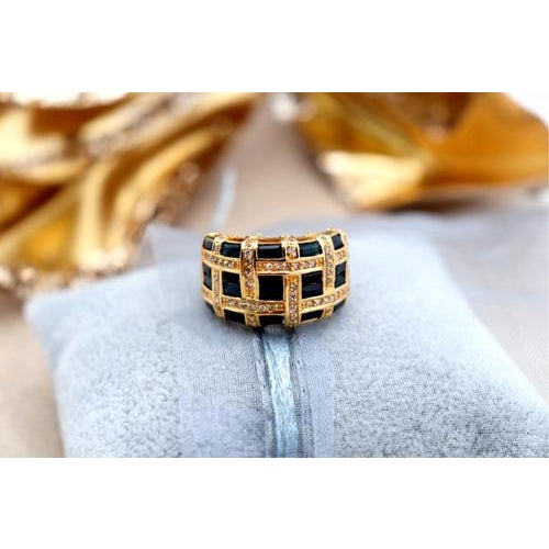 Gold Ring with Brilliant-Cut Diamonds For Sale - Image 6 of 7