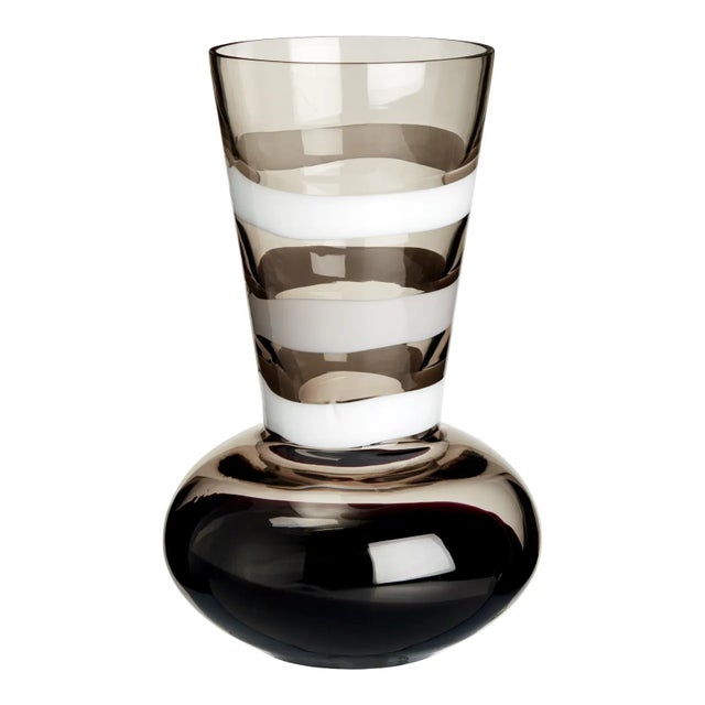 Troncosfera is the result of the combination of two geometrical forms that have always been present in the Carlo Moretti...