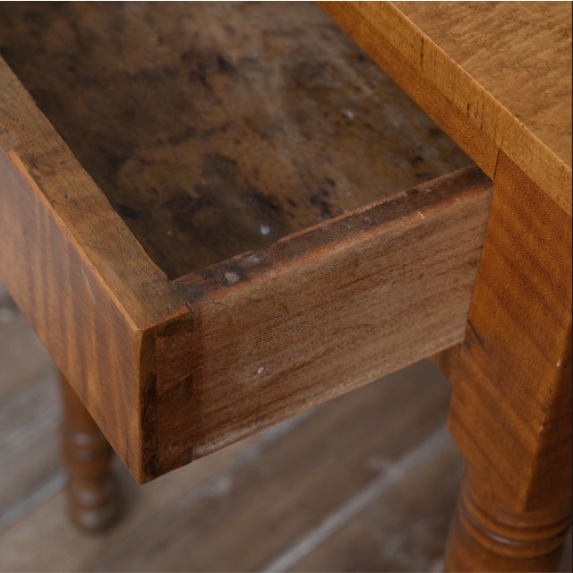 Brown Sheraton Maple One Drawer Stand, 19th Century For Sale - Image 8 of 10