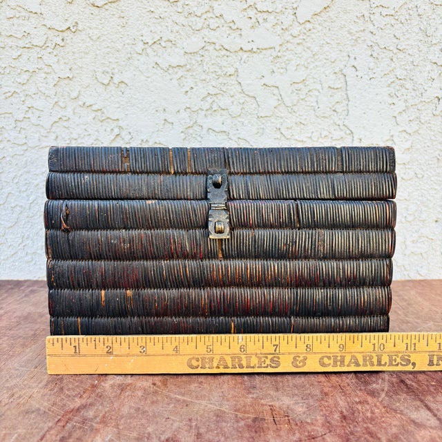 Early 1900s Rustic Rattan Box With Lid For Sale - Image 13 of 13