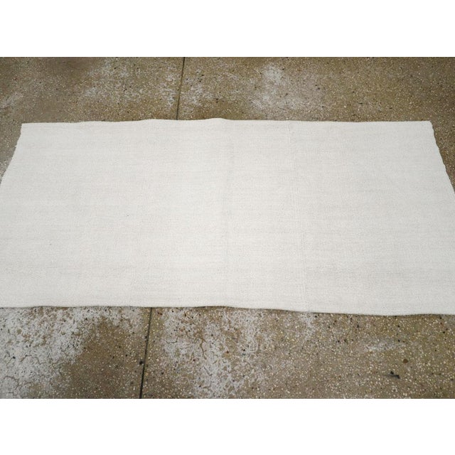 Galerie Shabab Collection Mid-20th Century Turkish Flatweave Kilim Throw Rug For Sale - Image 4 of 8