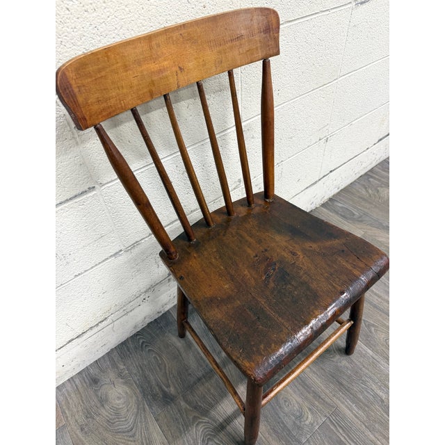 Antique American Windsor Farmhouse Style Plank Seat Dining Side Accent Chair For Sale - Image 10 of 11