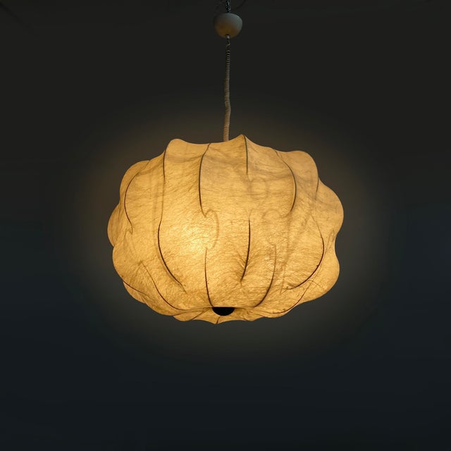 Italian modern cocoon chandelier Nuvola by Tobia Scarpa for Flos, 1970s Nuvola chandelier with rounded diffuser in beige...