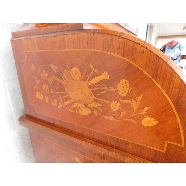 Antique French Louis XV Style Marquetry Inlaid Cylinder Desk For Sale In Philadelphia - Image 6 of 10