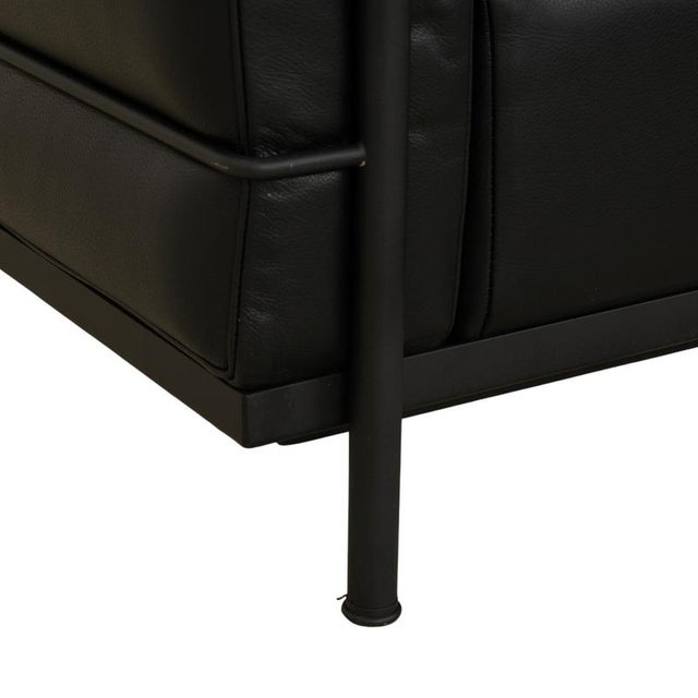 LC 2 3-Seater Sofa and Armchairs in Black Leather by Le Corbusier for Cassina, Set of 3 For Sale - Image 9 of 18