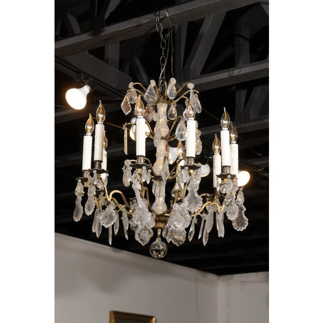 1900s French Ten-Light Crystal Chandelier with Brass Armature For Sale - Image 9 of 12