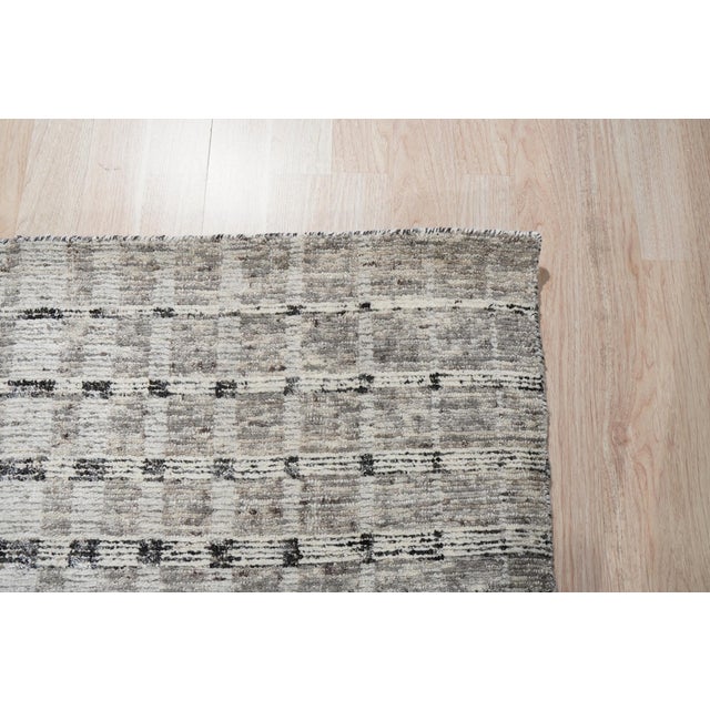 Textile 6x9 Nadia Ava Gray Traditional Geometric Handmade Wool Carpet Rug For Sale - Image 7 of 9