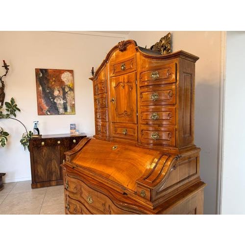 Display Cabinet in Pine For Sale - Image 6 of 18