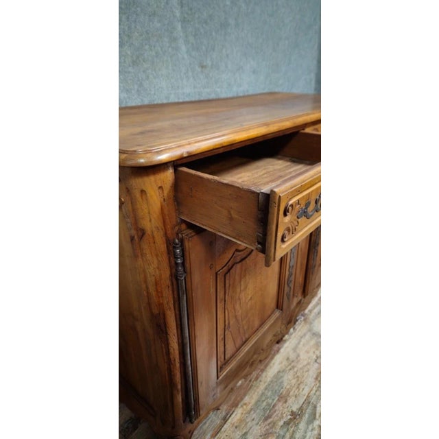 Wood 18th Century Louis XV Buffet in Carved Wood For Sale - Image 7 of 12