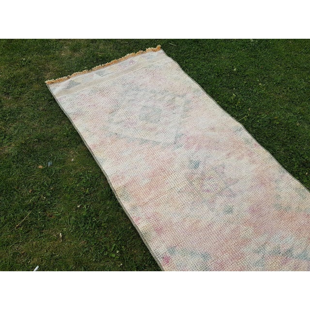 Turkish Herki Rug Runner 29.5'' x 140.9'' / 75 x 358 cm Hand woven with high quality pure wool Excellent condition From...