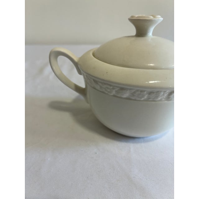 English 1960s Wedgwood Embossed English Ironstone Sugar Bowl For Sale - Image 3 of 9
