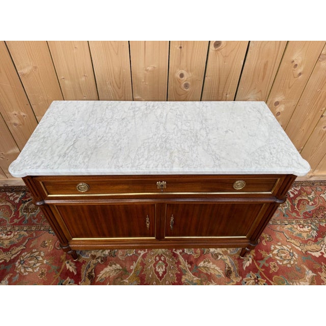Louis XVI Style Low Sideboard in Mahogany and Carrara Marble For Sale - Image 3 of 12