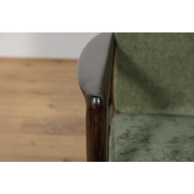 Model 300-139 Armchair from Swarzędz Furniture Factory, 1960s For Sale - Image 11 of 18