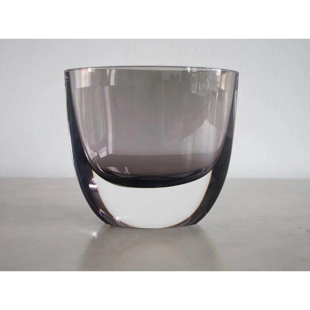 - Smoked glass vase with clear bottom - Has an almond-shaped cross-section - Designed by Christian von Sydow -...