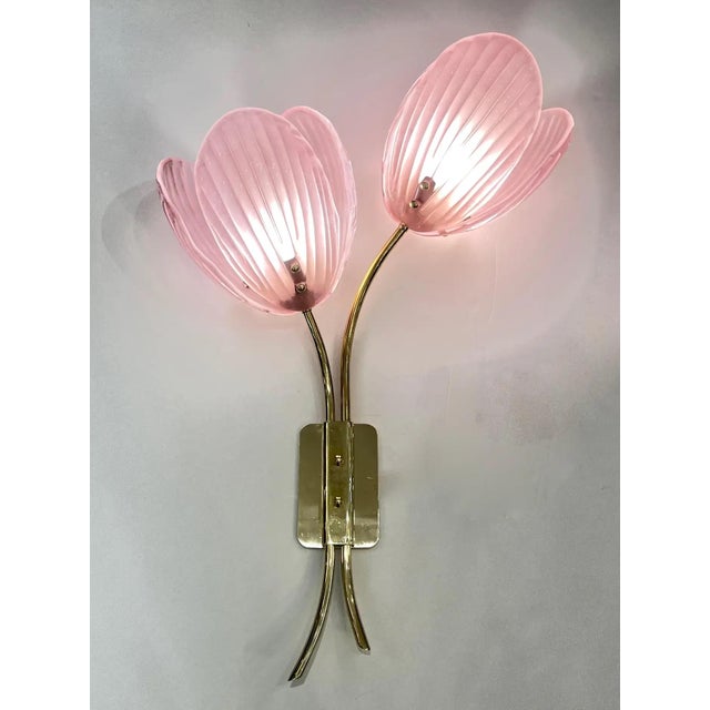 Contemporary Italian 2-Branch Pink Murano Glass Tulip Flower Gold Brass Sconces - a Pair For Sale In New York - Image 6 of 10