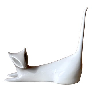 Early Edition Porcelain Brussels Series Cat Sculpture by Jaroslav Jezek for Royal Dux Bohemia, Former Czechoslovakia, 1960s For Sale