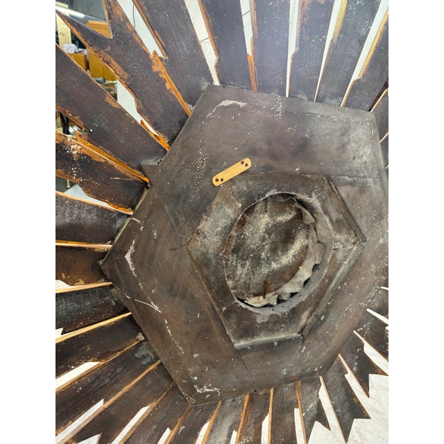 1970s Vintage Italian Sunburst Gilded Wall Mirror For Sale In Los Angeles - Image 6 of 6